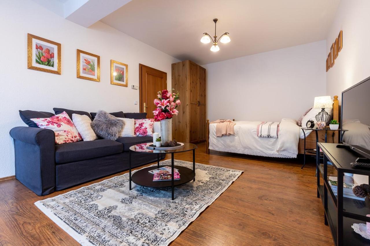 Apartman Dream V Mikulove - Jine Ubytovani Lednice Apartman Kültér fotó