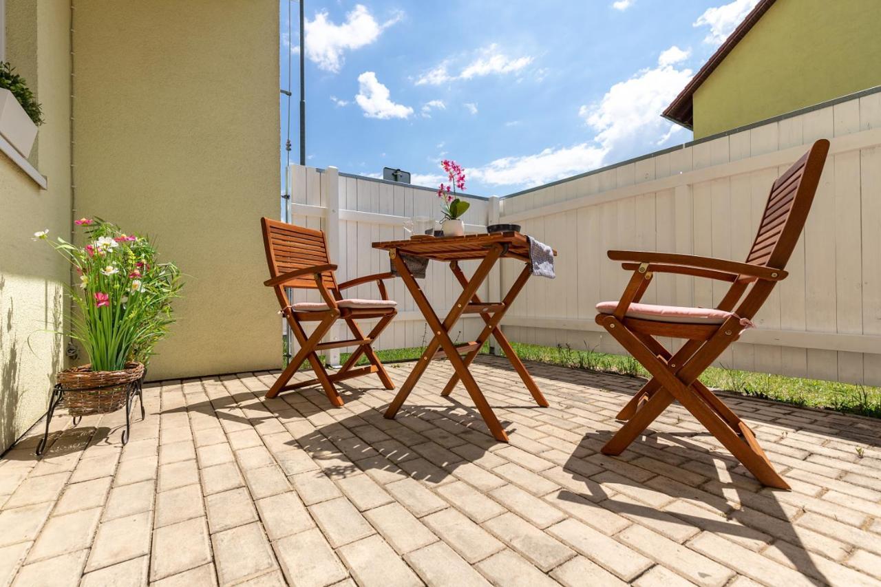 Apartman Dream V Mikulove - Jine Ubytovani Lednice Apartman Kültér fotó